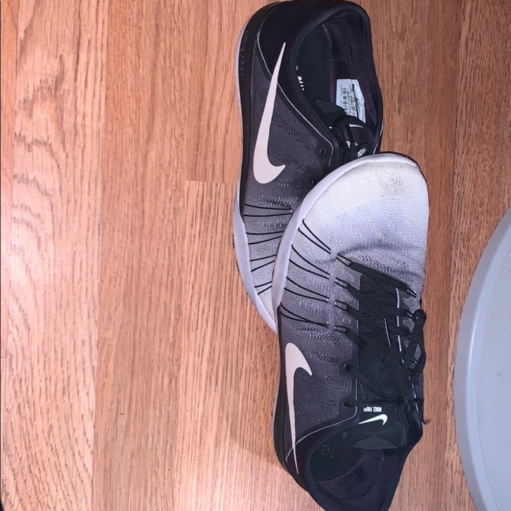 nike tennis shoes